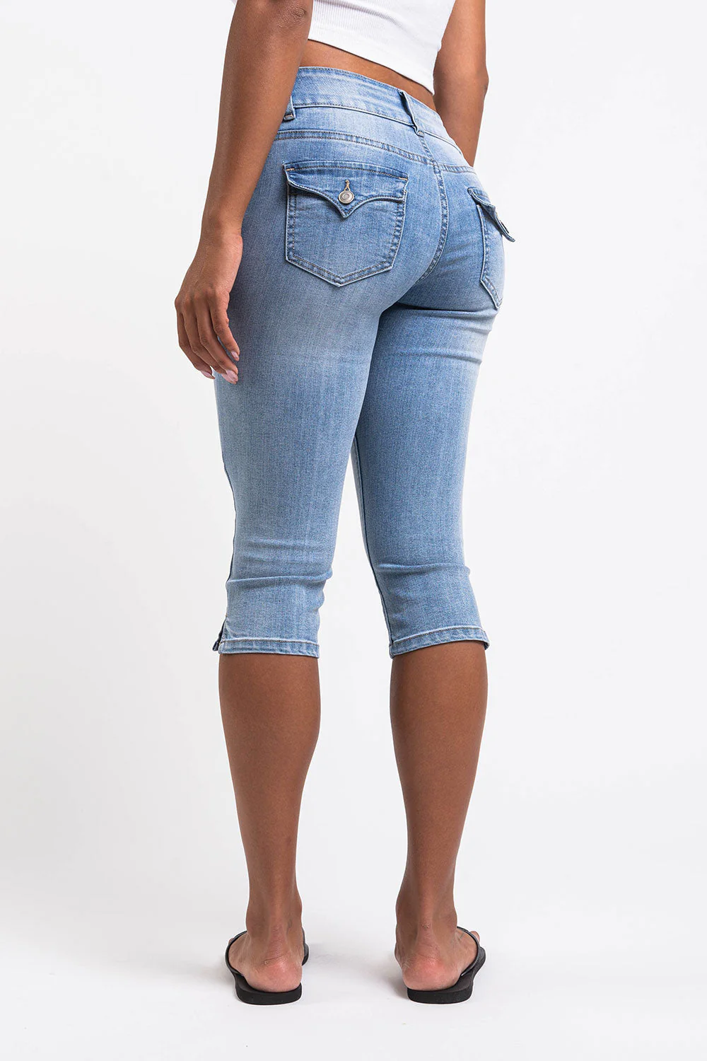 Claire 03Mid Capri Jeans - Bleach Blue - Image 3