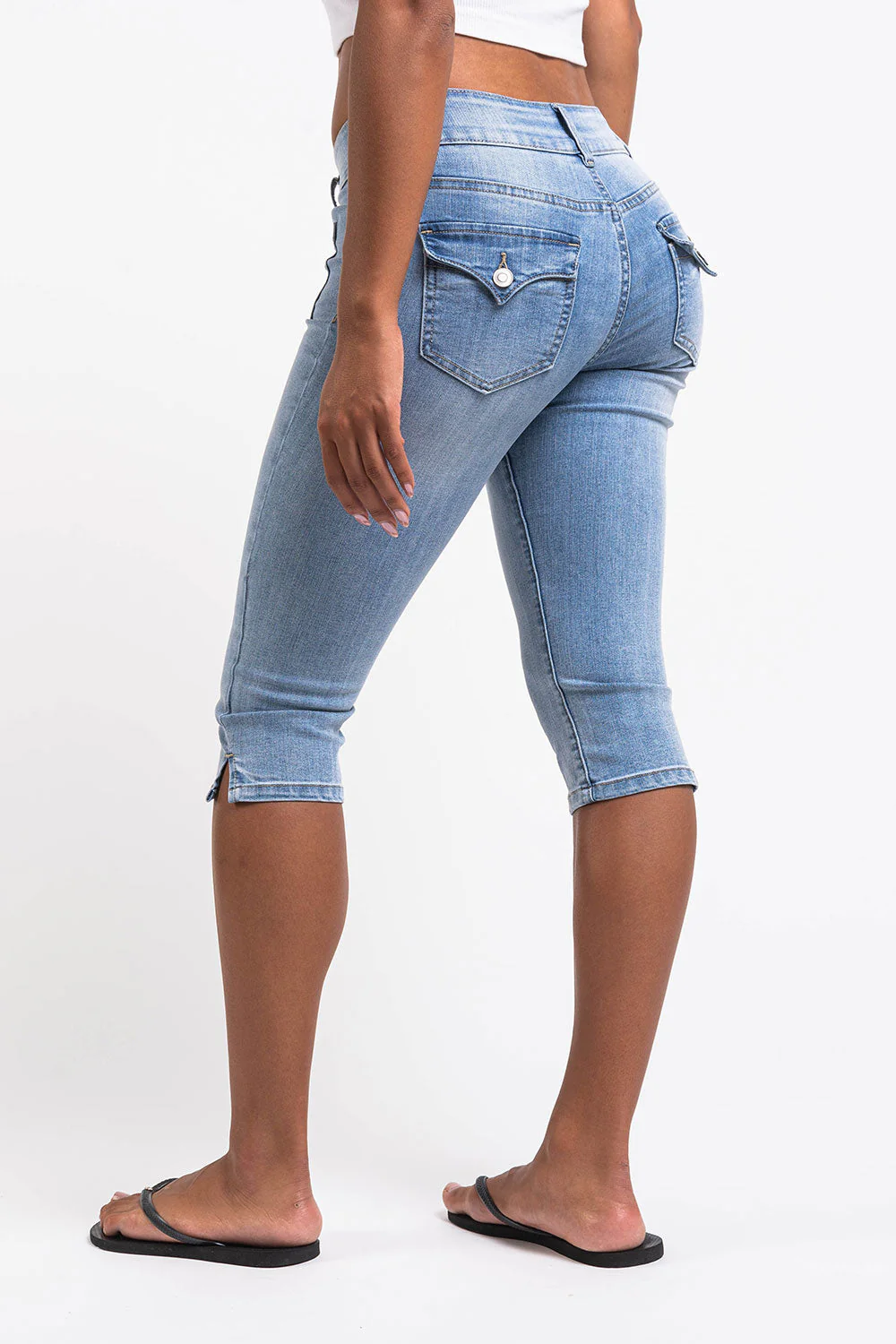 Claire 03Mid Capri Jeans - Bleach Blue - Image 4