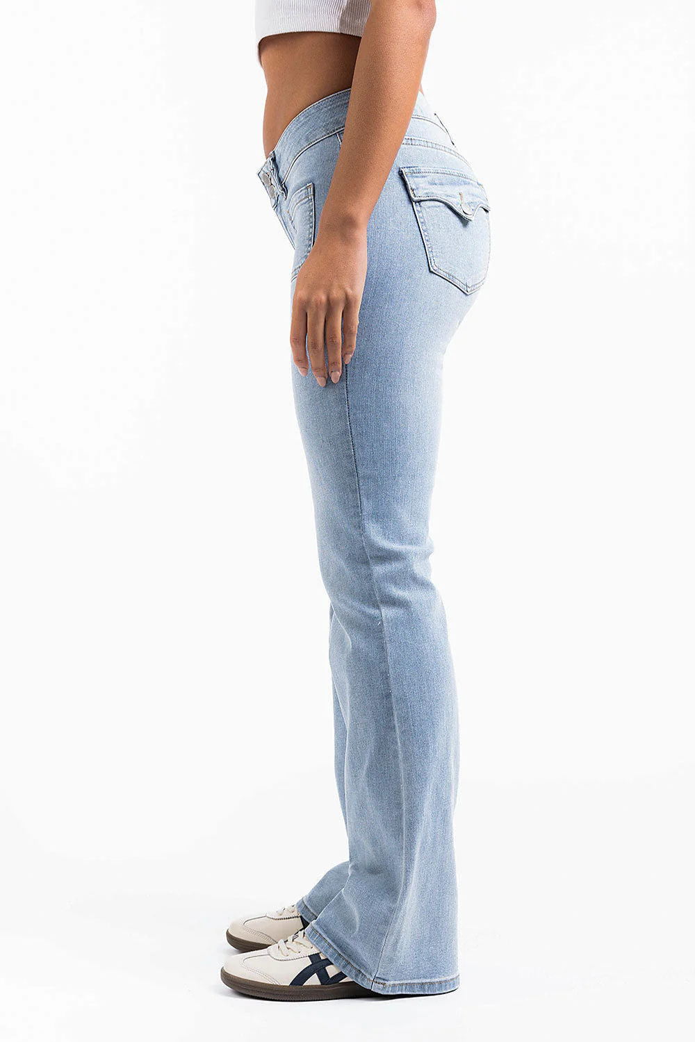 Claire 04Low Bootcut Jeans - Bleach Blue - Image 6