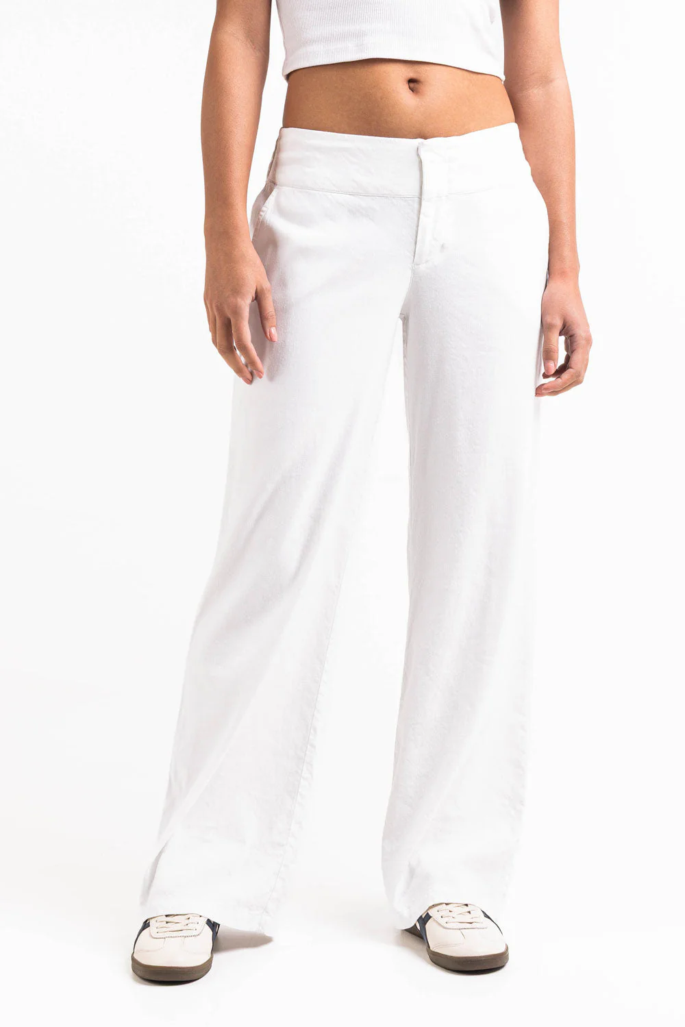 Mabel 03Low LinStretch Rette Linbukser - White - Image 5