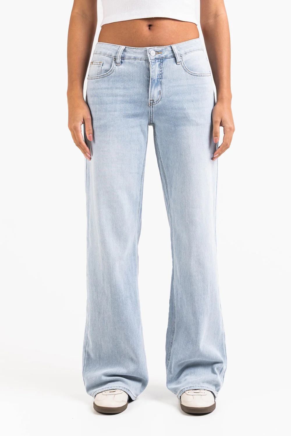 Mikka 03Mid Vide Jeans LightWeight - Bleach Blue - Image 4