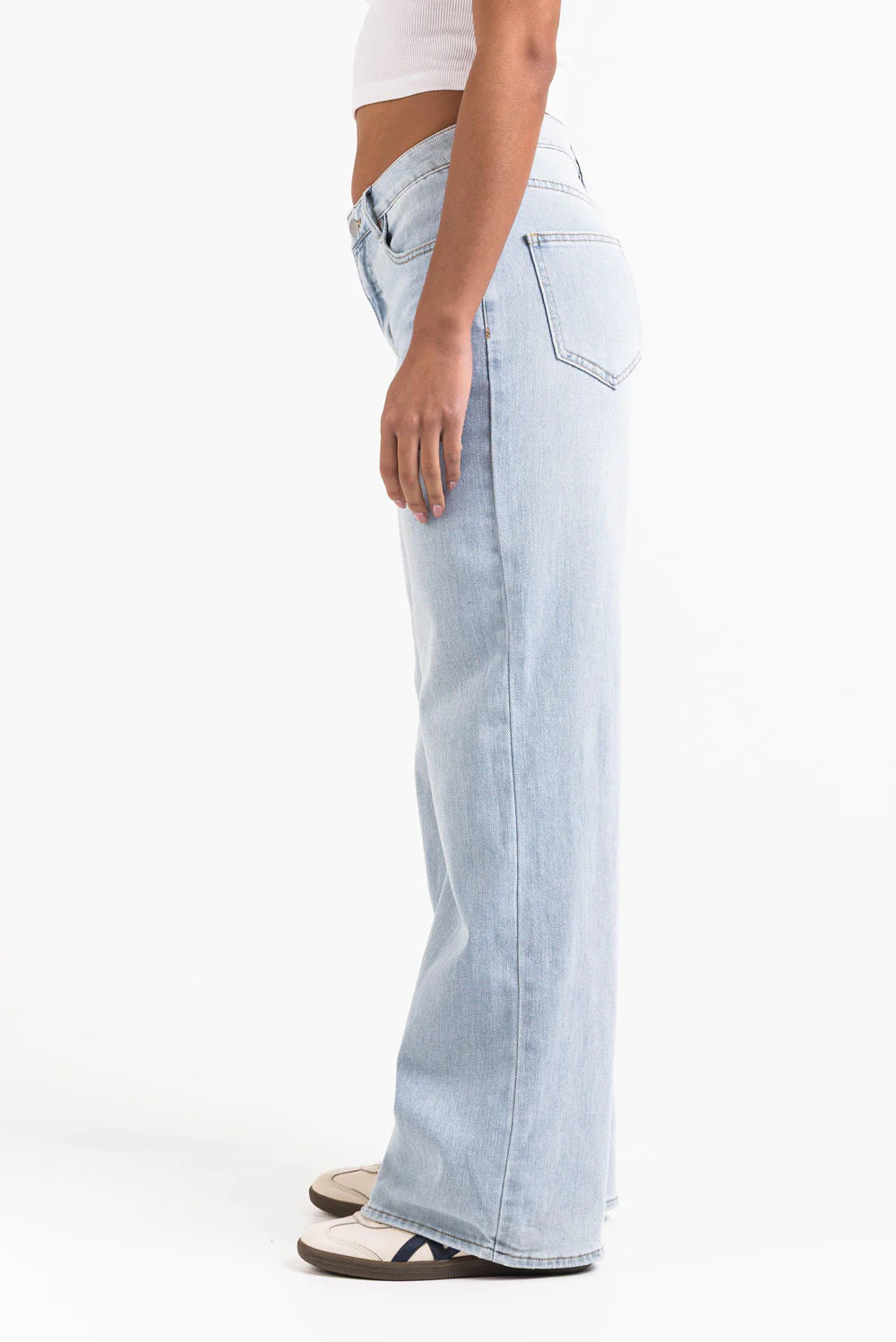 Mikka 03Mid Vide Jeans LightWeight - Bleach Blue - Image 6