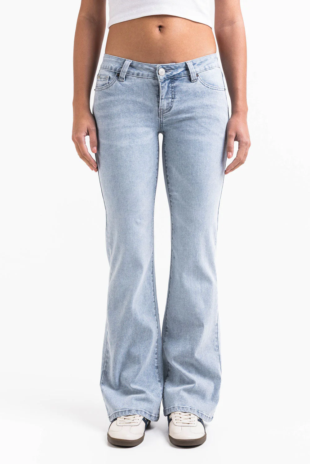 Taylor 02UltraLow Bootcut Jeans - Bleach Blue