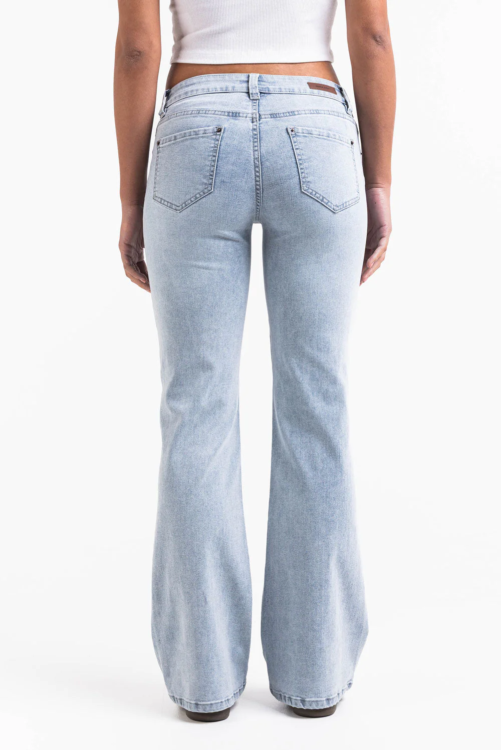 Taylor 02UltraLow Bootcut Jeans - Bleach Blue - Image 6