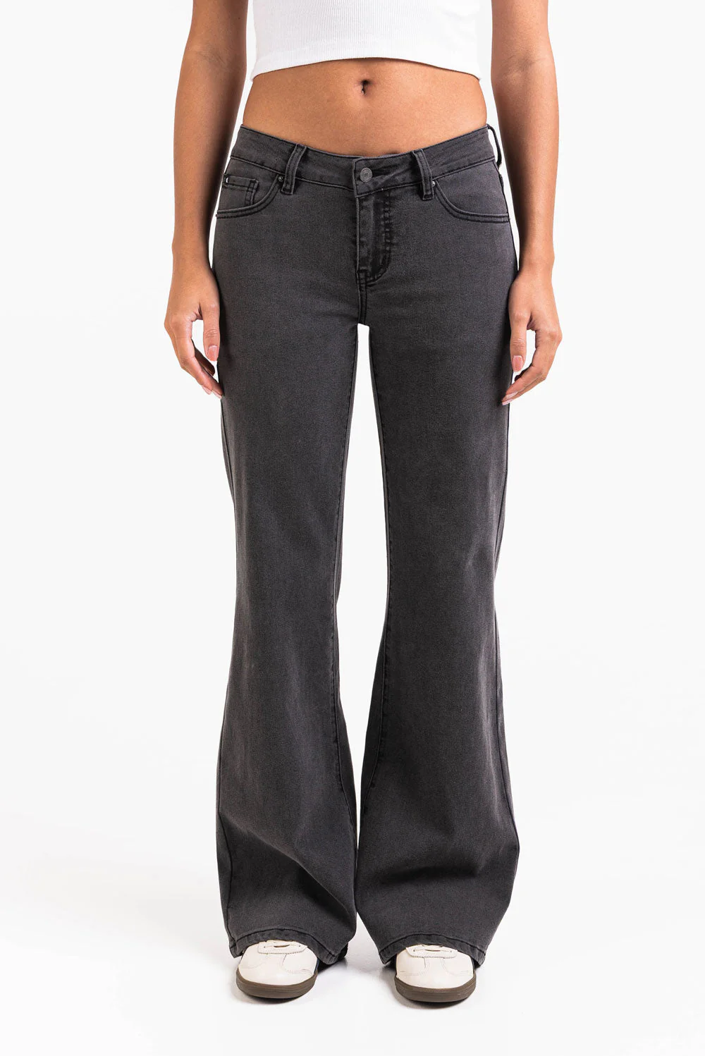 Taylor 06Low Flared Jeans - Washed Black