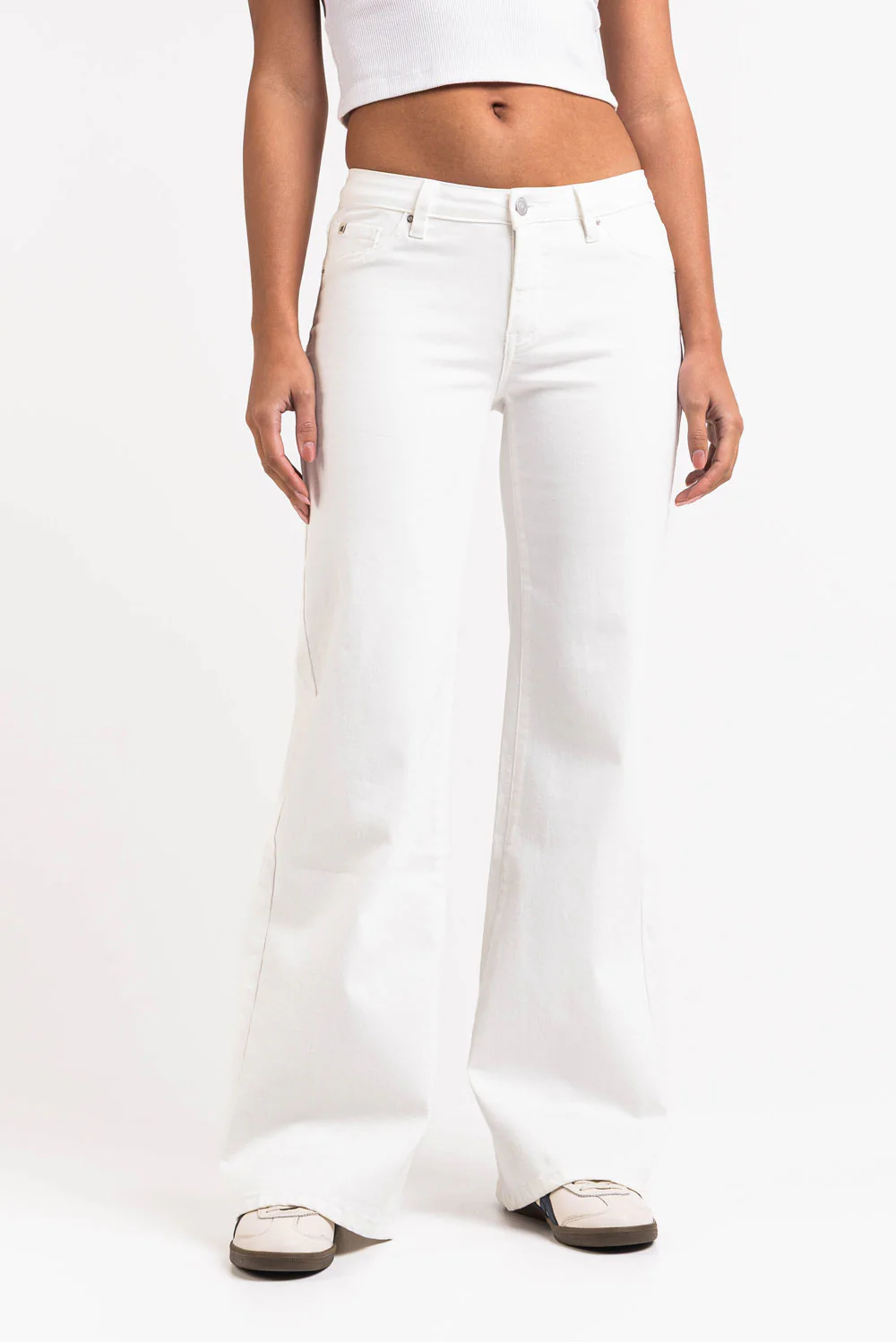 Taylor 06Low Flared Jeans - White - Image 4