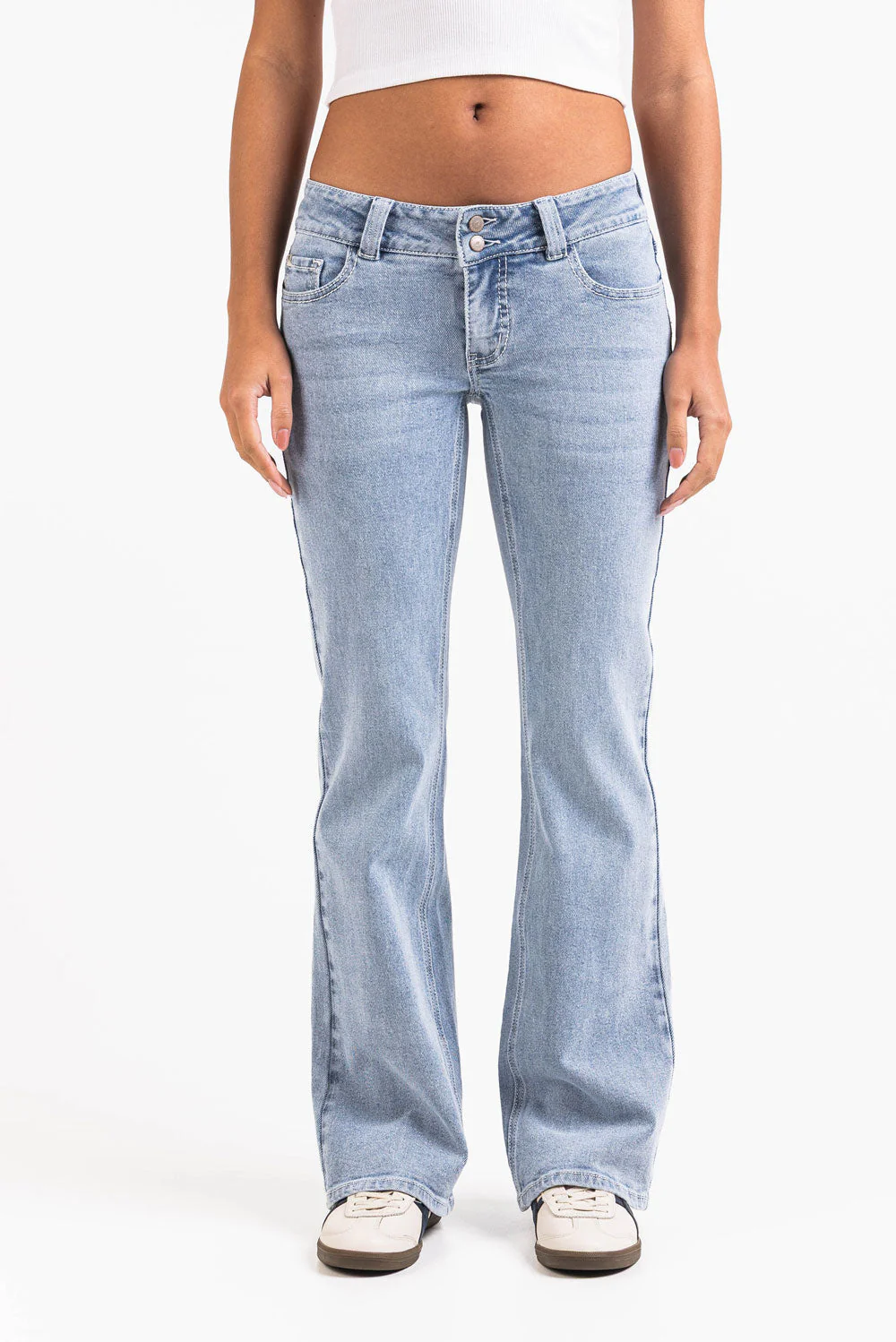 Taylor 07UltraLow Bootcut Jeans - Bleach Blue - Image 3
